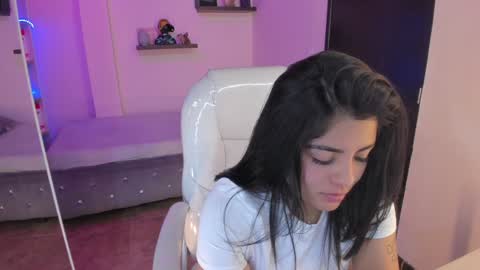 Snapshot of catalina_naughtyy chatting on 01-20-25, 08:07 Catalina online show from 01-20-25, 08:07