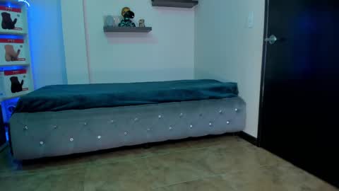 Snapshot of catalina_naughtyy chatting on 02-14-25, 09:10 Catalina online show from 02-14-25, 09:10