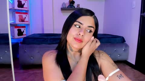 Snapshot of catalina_naughtyy chatting on 03-01-25, 10:42 Catalina online show from 03-01-25, 10:42