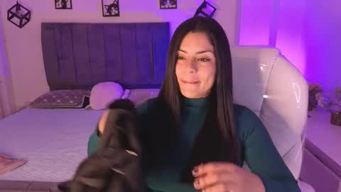 Snapshot of catalina_naughtyy chatting on 10-17-25, 02:48 Catalina online show from 10-17-25, 02:48