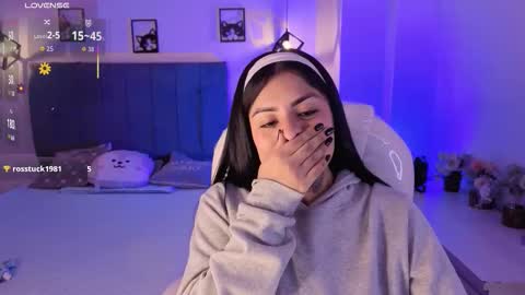 Snapshot of catalina_naughtyy chatting on 10-31-25, 03:07 Catalina online show from 10-31-25, 03:07