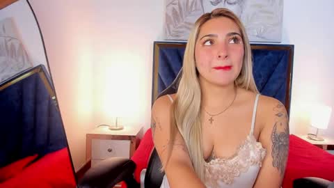 catalina_osorio online show from 04-15-26, 11:39