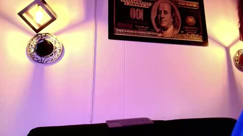 Catalina online show from 11-10-25, 01:48