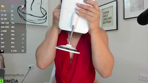 Catalina Howard Aragon online show from 11-17-25, 10:54