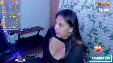  Mia   online show from 10-30-25, 12:01