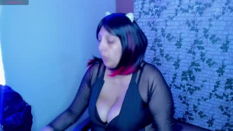  Mia   online show from 11-19-25, 03:50