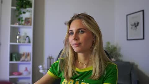 catecrago  online show from 02-08-25, 04:57