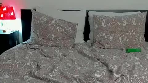 Kat online show from 02-10-25, 01:22