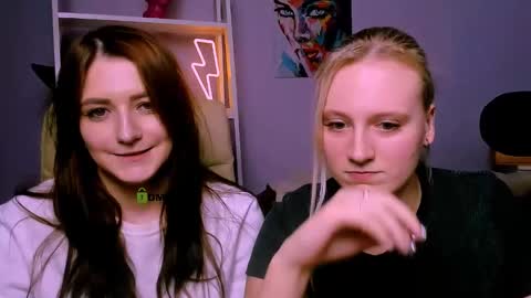 Snapshot of catherine_kitty chatting on 02-21-25, 07:21 Catherine online show from 02-21-25, 07:21