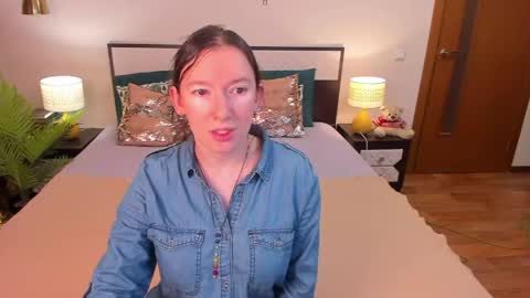 Catrin online show from 05-18-26, 04:18