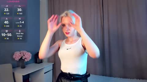 Mia online show from 03-19-26, 11:03