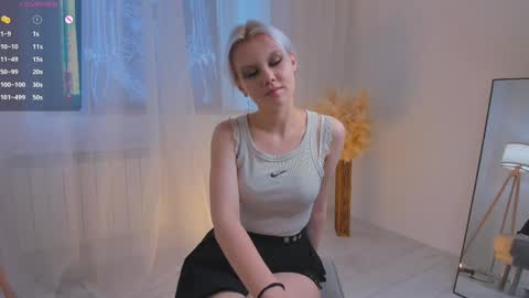 Mia online show from 05-24-26, 11:04