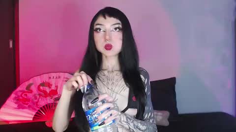 Snapshot of cati_petite chatting on 12-22-24, 01:45 Cati help me reach my goal of 100 thumbs up again 3 online show from 12-22-24, 01:45