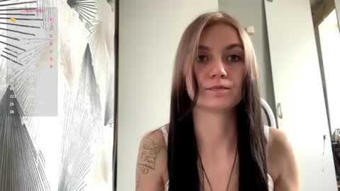 Lola online show from 10-11-25, 09:41