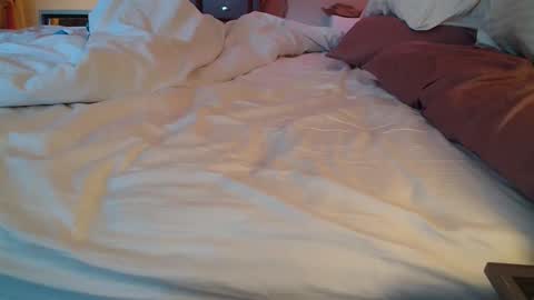 Snapshot of catnips_cabaret chatting on 11-12-25, 03:34 some call me djcatnips some call me CC but i love it when you call me miss catnips online show from 11-12-25, 03:34