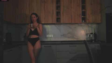 Snapshot of catolinanight chatting on 11-26-25, 06:58 catolinanight online show from 11-26-25, 06:58