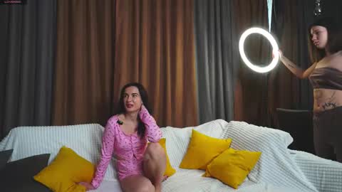 Snapshot of catolinanight chatting on 12-04-25, 07:06 catolinanight online show from 12-04-25, 07:06