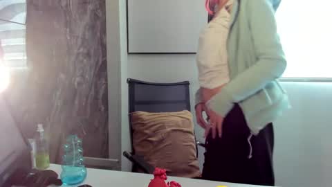 Snapshot of catt_evans1 chatting on 12-01-24, 07:47 CATT EVANS online show from 12-01-24, 07:47