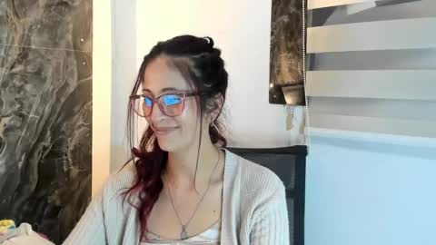 Snapshot of catt_evans1 chatting on 01-07-25, 01:17 CATT EVANS online show from 01-07-25, 01:17