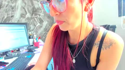 Snapshot of catt_evans1 chatting on 02-09-25, 10:00 CATT EVANS online show from 02-09-25, 10:00