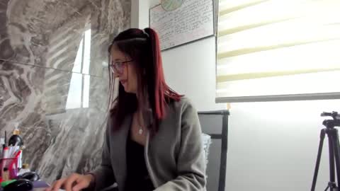 Snapshot of catt_evans1 chatting on 02-24-25, 05:31 CATT EVANS online show from 02-24-25, 05:31