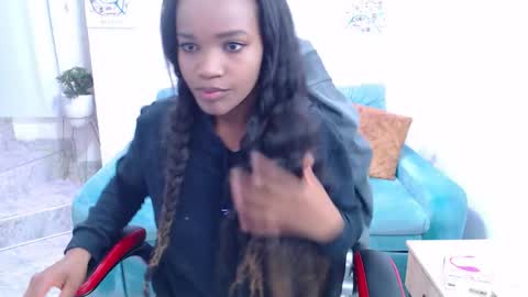 Snapshot of cattalheya chatting on 09-17-25, 12:18 Catta online show from 09-17-25, 12:18