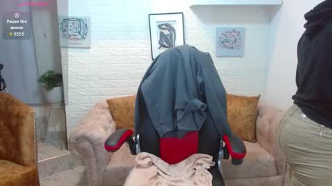 Snapshot of cattalheya chatting on 10-13-25, 12:27 Catta online show from 10-13-25, 12:27