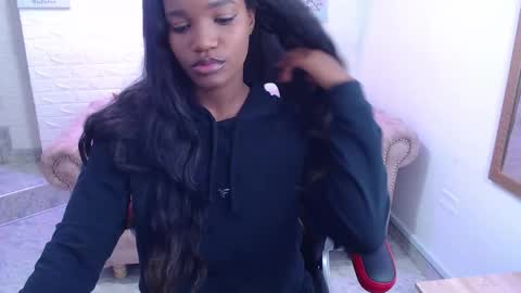 Snapshot of cattalheya chatting on 11-22-25, 12:26 Catta online show from 11-22-25, 12:26