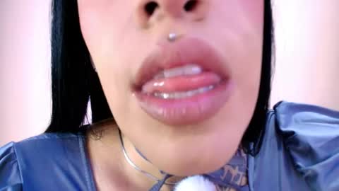 Cattleya online show from 04-27-26, 05:49