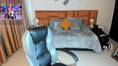 Snapshot of catti_brie_ chatting on 10-28-25, 12:09 catti_brie_ online show from 10-28-25, 12:09