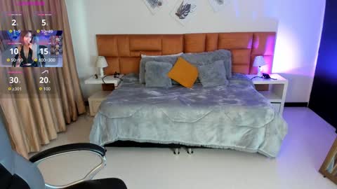 Snapshot of catti_brie_ chatting on 10-31-25, 11:44 catti_brie_ online show from 10-31-25, 11:44