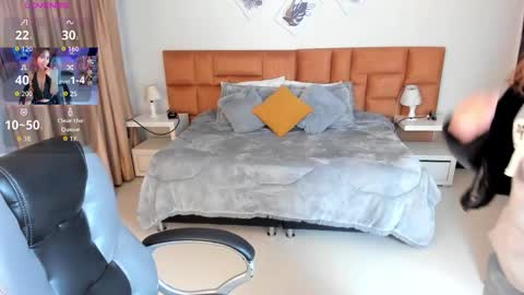 Snapshot of catti_brie_ chatting on 11-08-25, 10:37 catti_brie_ online show from 11-08-25, 10:37