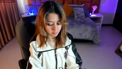 Snapshot of catti_brie_ chatting on 11-10-25, 11:53 catti_brie_ online show from 11-10-25, 11:53