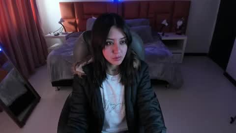 Snapshot of catti_brie_ chatting on 11-29-25, 12:30 catti_brie_ online show from 11-29-25, 12:30