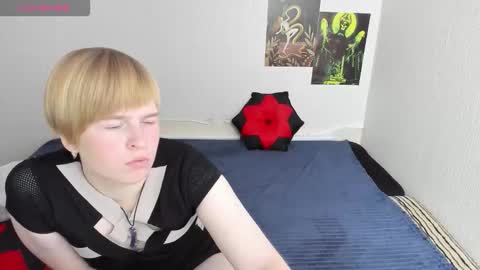 cattie_w_ online show from 11-08-25, 01:50