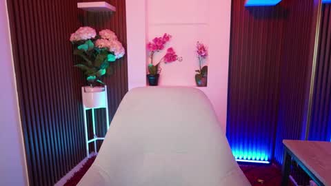 Snapshot of cattleyascaly chatting on 09-24-25, 07:28 cattleyascaly online show from 09-24-25, 07:28