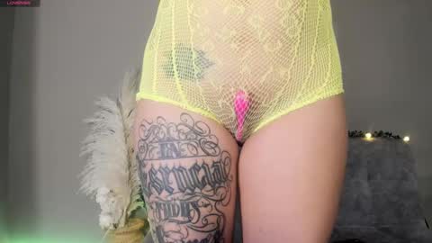 Snapshot of catty_foxx chatting on 10-11-25, 05:50 online show from 10-11-25, 05:50