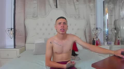 Snapshot of cattyandnicky chatting on 11-05-25, 02:22 CattyANDnicky online show from 11-05-25, 02:22