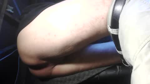 Snapshot of caughtnaked chatting on 11-08-25, 08:29 caughtnaked online show from 11-08-25, 08:29