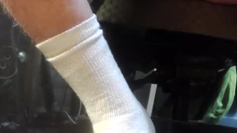 Snapshot of caughtnaked chatting on 11-11-25, 08:14 caughtnaked online show from 11-11-25, 08:14