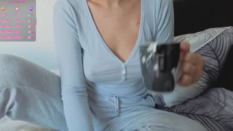 Snapshot of cbhotblonde chatting on 10-04-25, 06:33 Folow my instagram cuteback7272 and onlyfans cbhotblonde1 online show from 10-04-25, 06:33