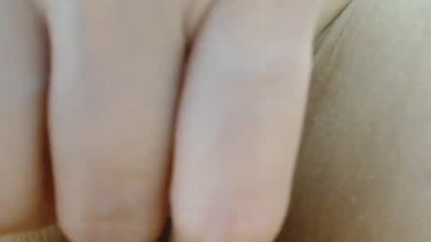 Snapshot of cbz112233 chatting on 05-26-26, 04:25 ANNYANNY online show from 05-26-26, 04:25