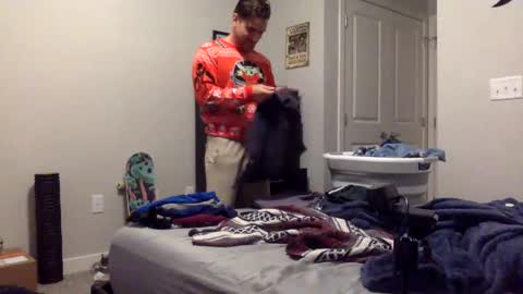 Snapshot of ccmanrivs120 chatting on 12-13-24, 02:21 Rivs online show from 12-13-24, 02:21