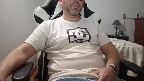 Snapshot of ccmhp1 chatting on 10-26-25, 08:59 Tomys online show from 10-26-25, 08:59