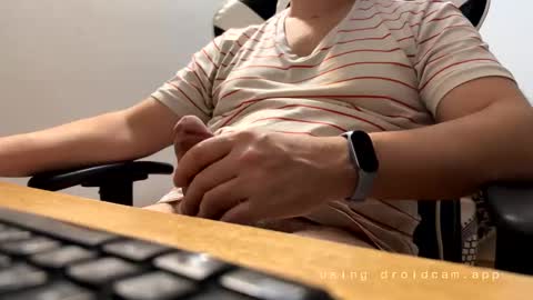 Snapshot of ccmhp1 chatting on 11-18-25, 02:06 Tomys online show from 11-18-25, 02:06