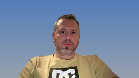 Snapshot of ccmhp1 chatting on 11-22-25, 10:20 Tomys online show from 11-22-25, 10:20