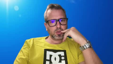 Snapshot of ccmhp1 chatting on 12-01-25, 07:52 Tomys online show from 12-01-25, 07:52