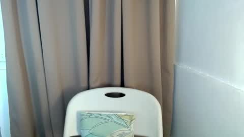 Snapshot of ce_lien chatting on 12-15-25, 01:37 Celine online show from 12-15-25, 01:37