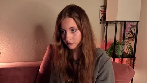 Snapshot of ceceliapidcock chatting on 09-19-25, 07:36 Lina online show from 09-19-25, 07:36