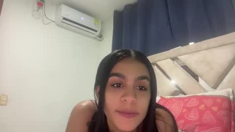 ceci1218 online show from 04-05-26, 01:25